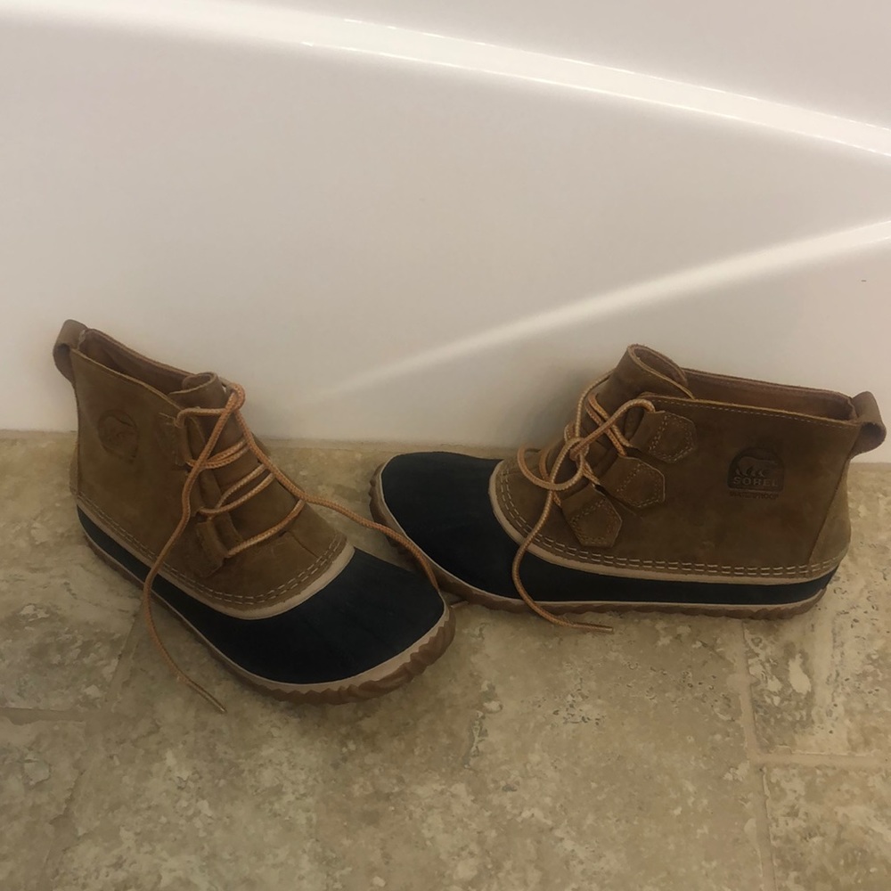 Used Sorel Out N About Boots